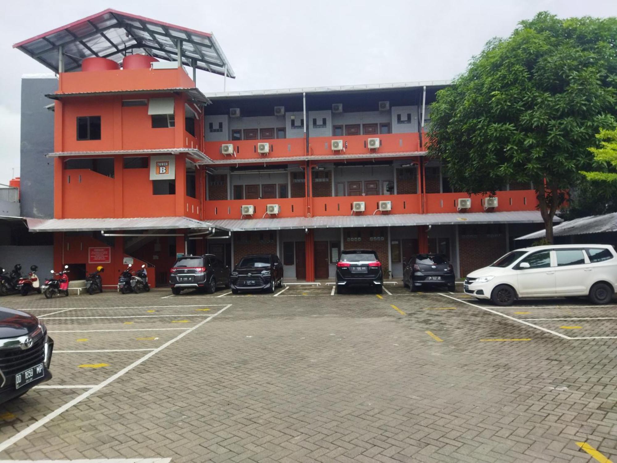 Oyo 92098 Kost Orange Syariah Jongaya Exterior foto