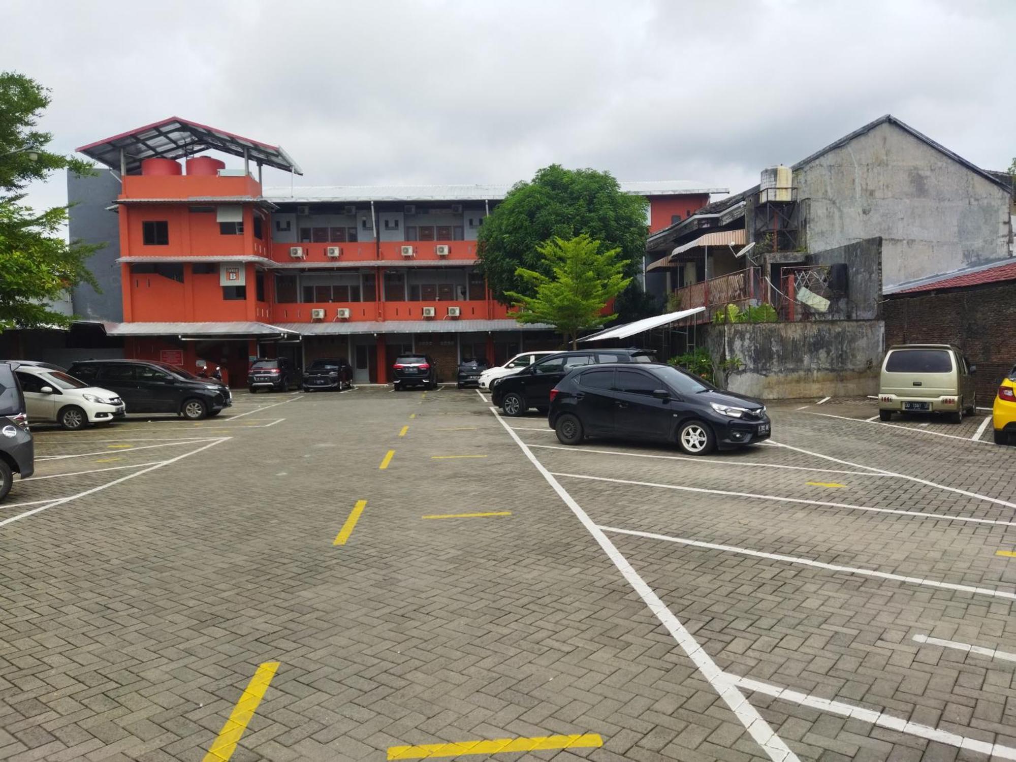 Oyo 92098 Kost Orange Syariah Jongaya Exterior foto