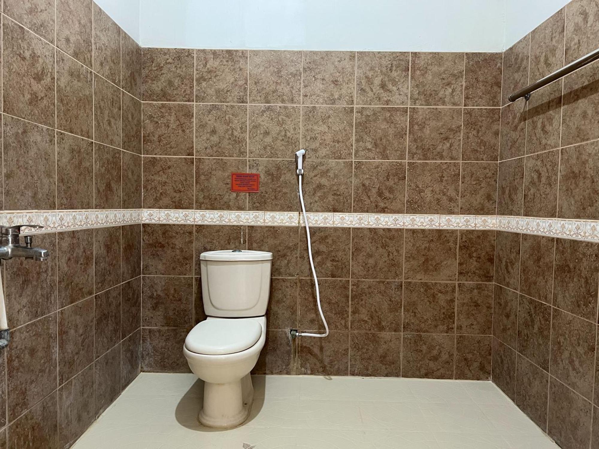 Oyo 92098 Kost Orange Syariah Jongaya Exterior foto